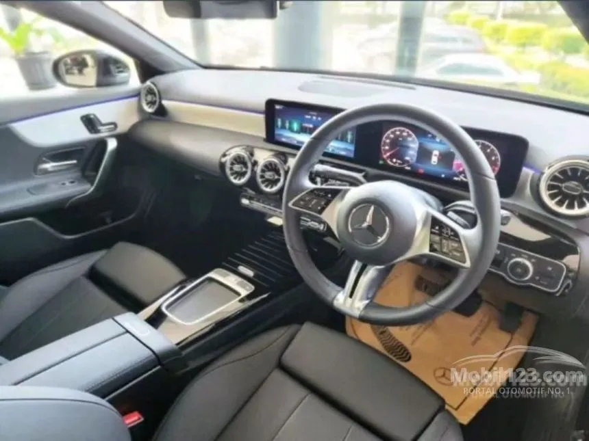 2025 Mercedes-Benz A200 Progressive Line Sedan