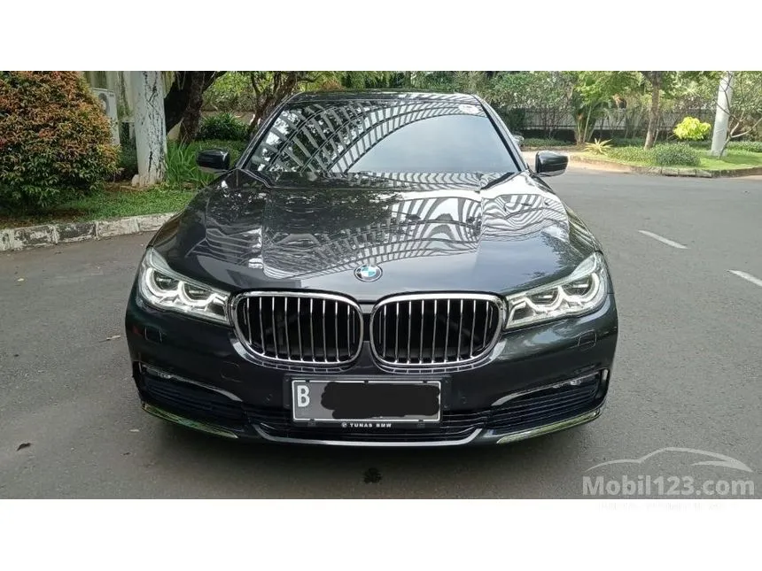 Jual Mobil BMW 730Li 2017 2.0 di DKI Jakarta Automatic Sedan Hitam Rp 690.000.000
