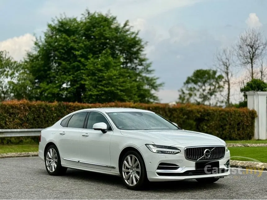 2019 Volvo S90 T8 Inscription Plus Sedan