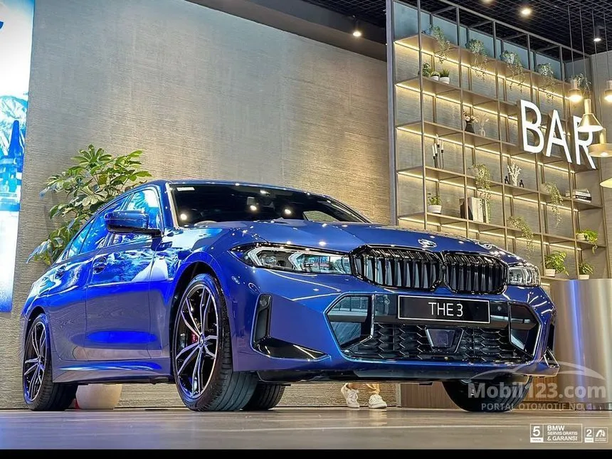 Jual Mobil BMW 330i 2024 M Sport Pro 2.0 di DKI Jakarta Automatic Sedan Biru Rp 1.255.000.000