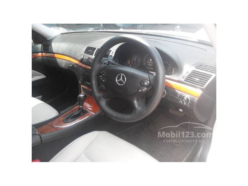 Jual Mobil Mercedes-Benz E200 2010 CGI 1.8 di Jawa Barat Automatic ...