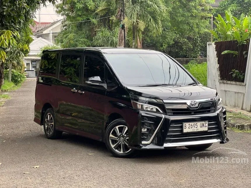2018 Toyota Voxy MPV