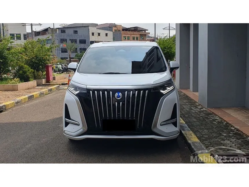 2024 Denza D9 Advanced MPV