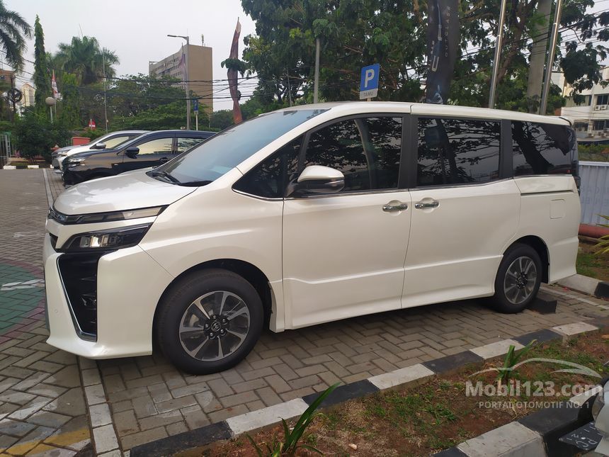 Toyota voxy 2019 фото