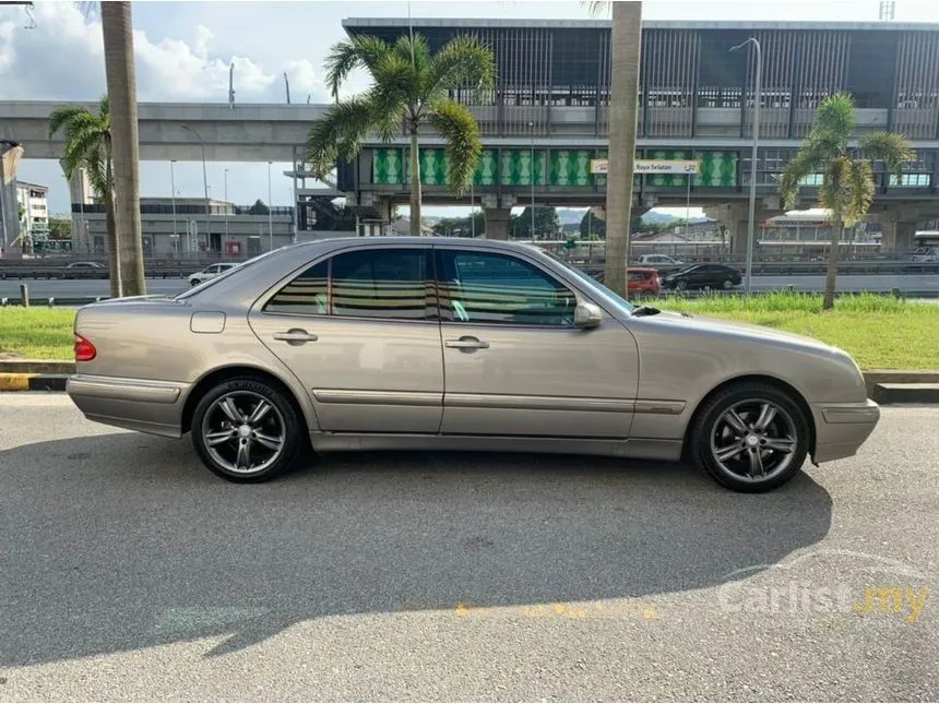 2002 Mercedes-Benz E200 Elegance Sedan