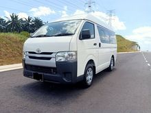 2014 Toyota Hiace 2.7 Window Van