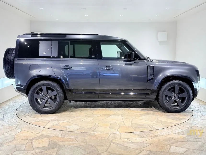 2024 Land Rover Defender 110 P300 SE SUV