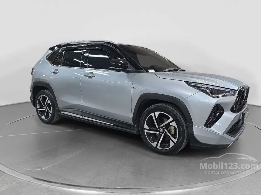 2023 Toyota Yaris Cross S HV (2 Tone) SUV