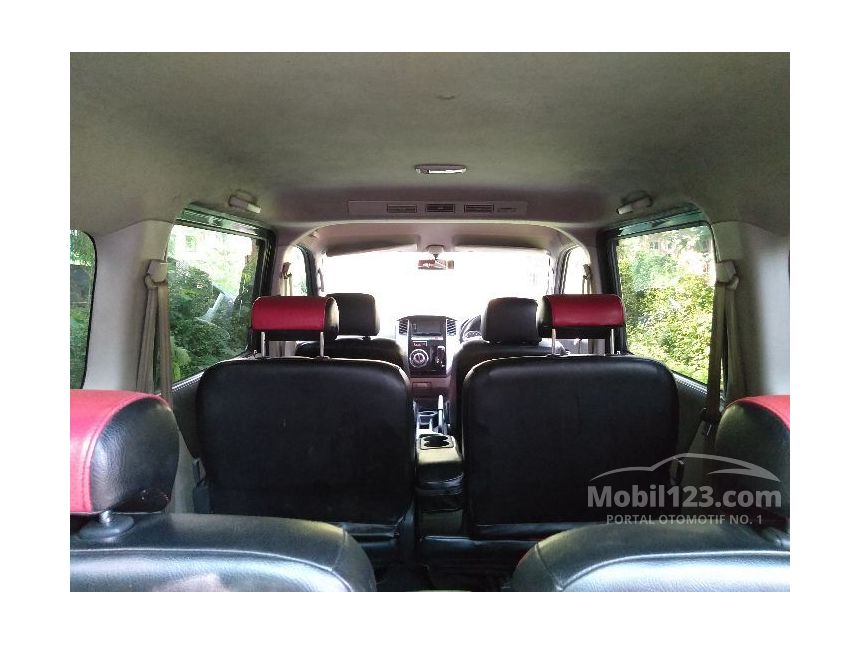 2014 Daihatsu Luxio X MPV