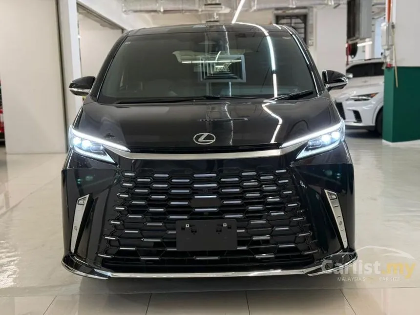 2025 Lexus LM 500h Version L 6 Seater MPV