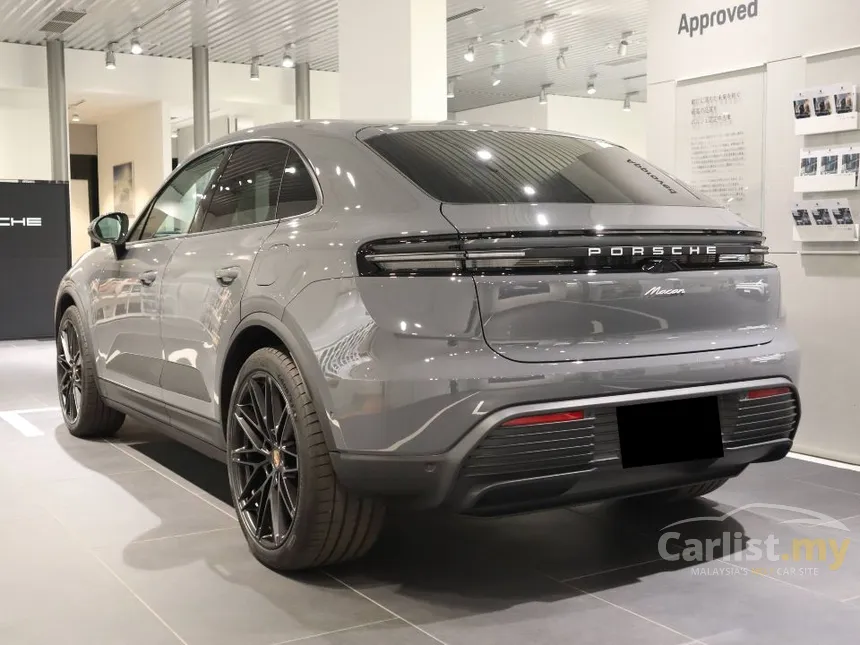 2025 Porsche Macan SUV