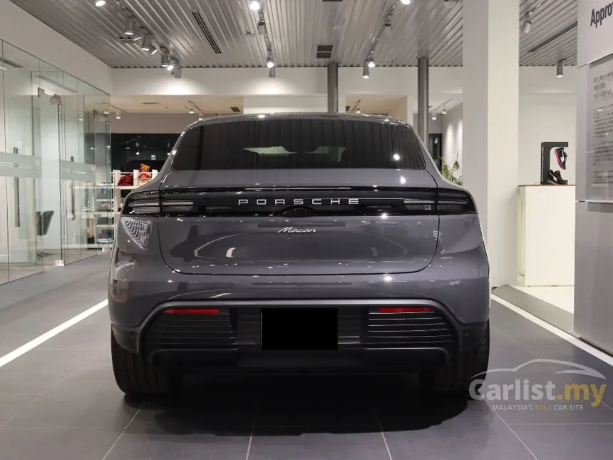 2025 Porsche Macan SUV
