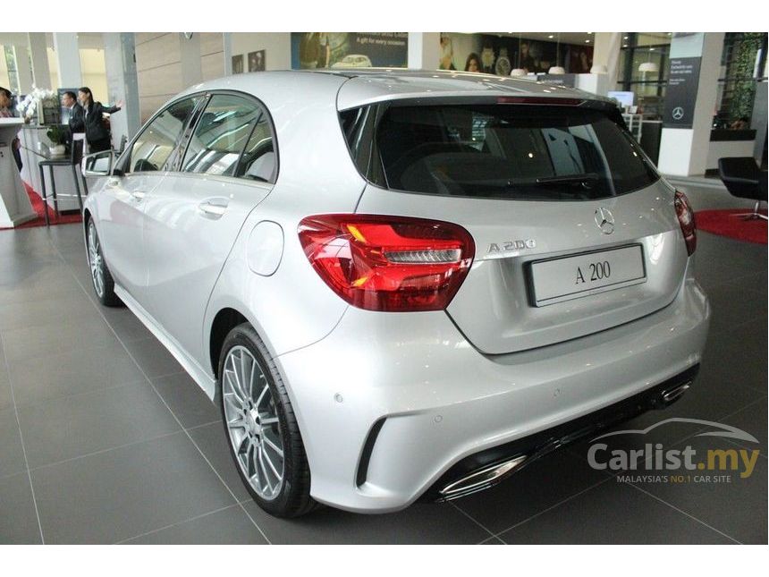 Mercedes-Benz A200 2017 AMG 1.6 in Selangor Automatic Hatchback Silver