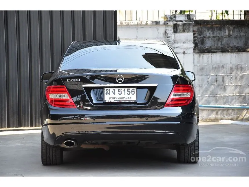2014 Mercedes-Benz C200 CGI BlueEFFICIENCY Sedan