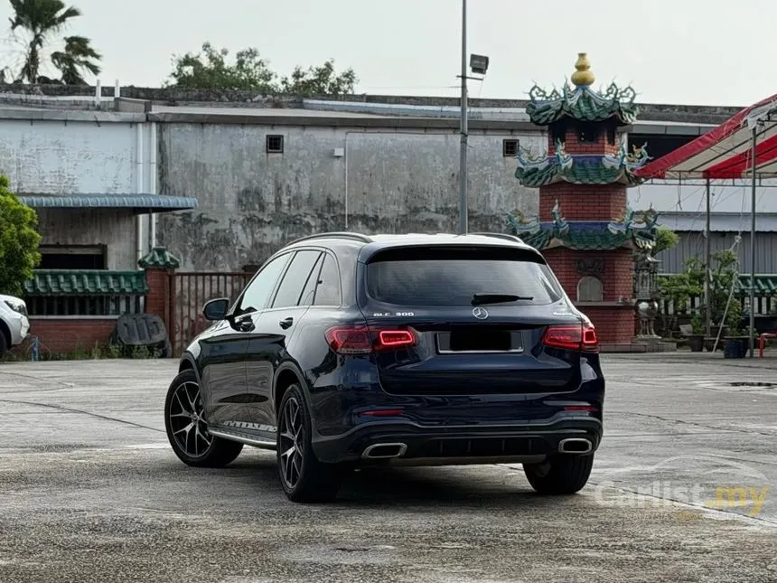 2021 Mercedes-Benz GLC300 4MATIC AMG Line SUV