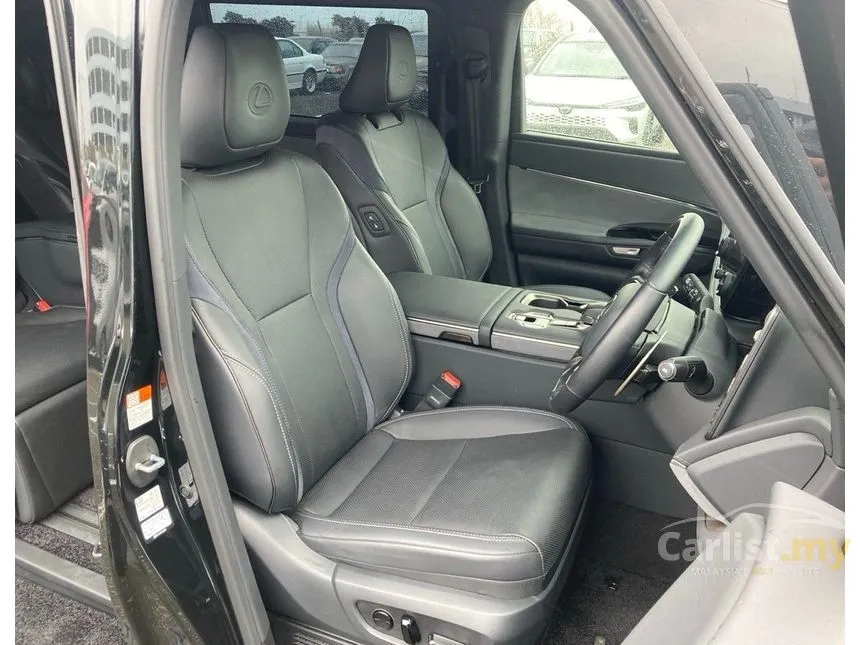 2024 Lexus LM 500h Version L 6 Seater MPV