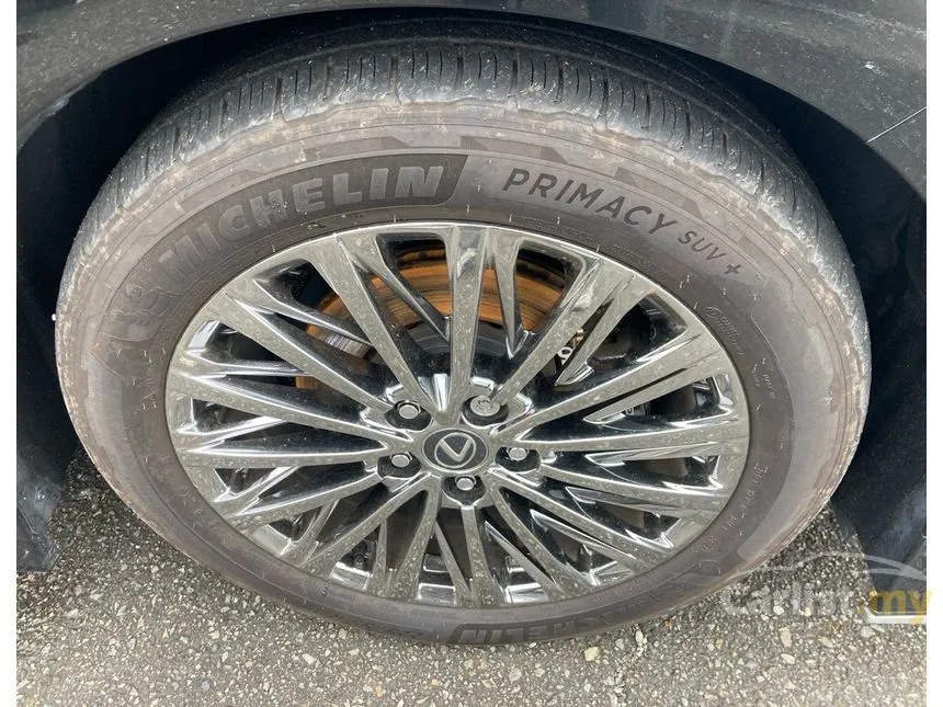 2024 Lexus LM 500h Version L 6 Seater MPV