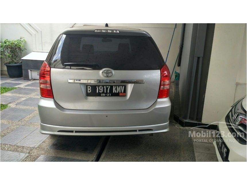 2004 Toyota Wish MPV Minivans