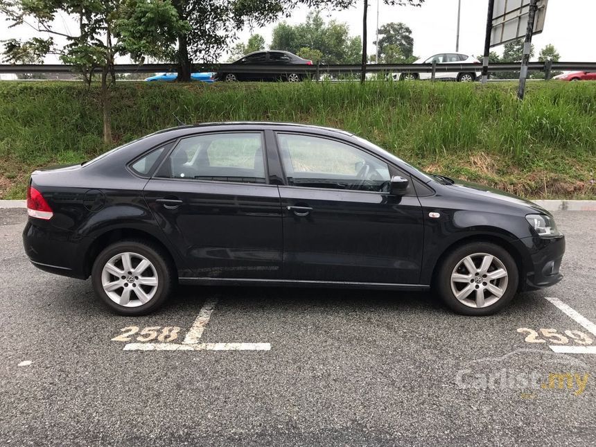 Volkswagen Polo 2012 1.6 in Johor Automatic Sedan Black 