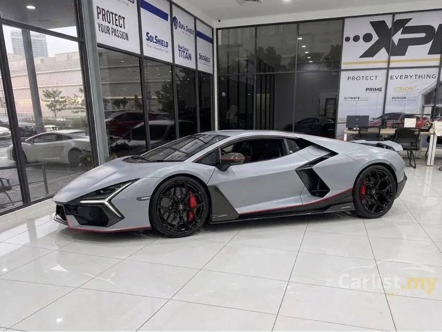 2025 Lamborghini Revuelto Coupe