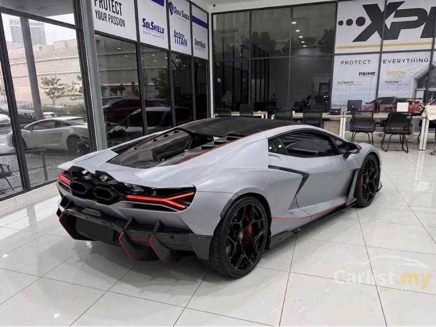 2025 Lamborghini Revuelto Coupe
