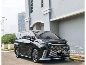 2025 Lexus LM 350h 2.5 7 Seater MPV