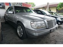 1990 Mercedes-Benz E230 (A) 2.3