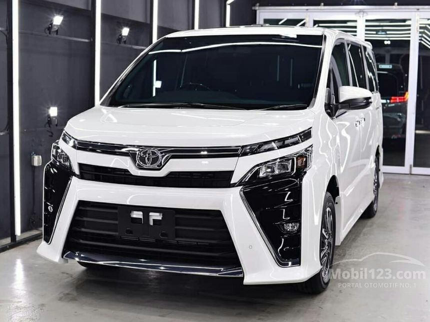 Toyota voxy 2019 фото