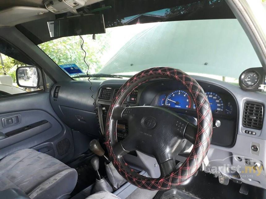 2003 Toyota Hilux SR Turbo Dual Cab Pickup Truck