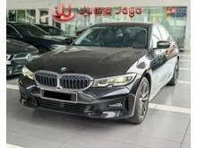 2022 BMW 320i 2.0 Sport Sedan MOST CHEAPEST IN JB (Fast Loan Approval , No Hidden Fee )