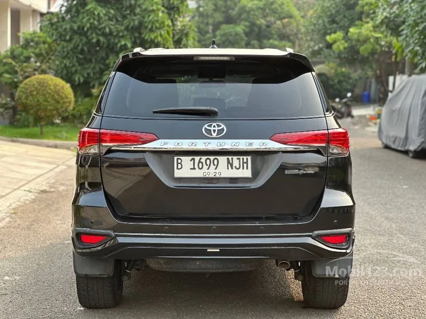 2019 Toyota Fortuner SRZ TRD 4X2 SUV