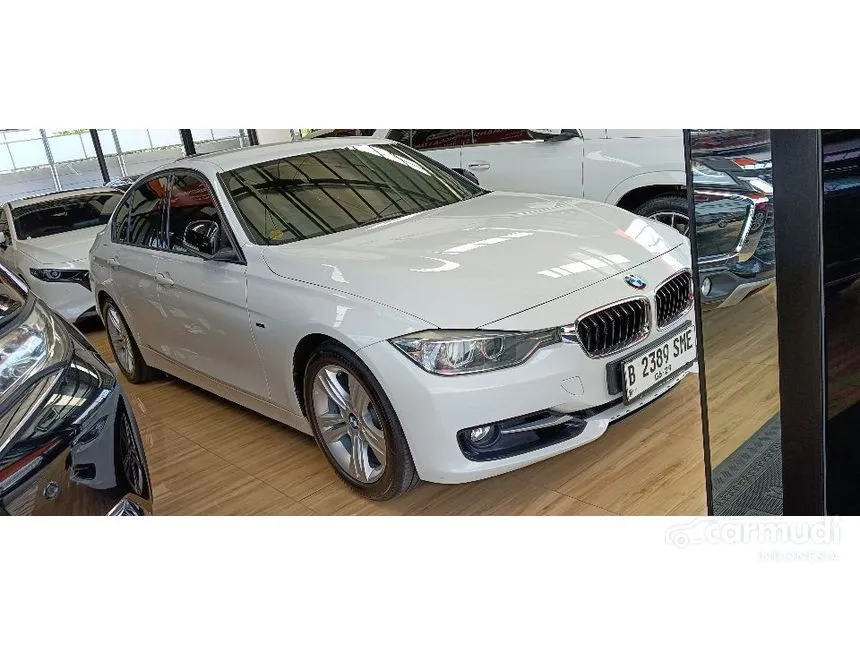 2014 BMW 320i Luxury Sedan