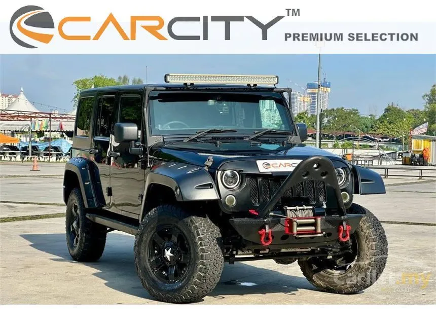 2013 Jeep Wrangler Unlimited Sahara SUV