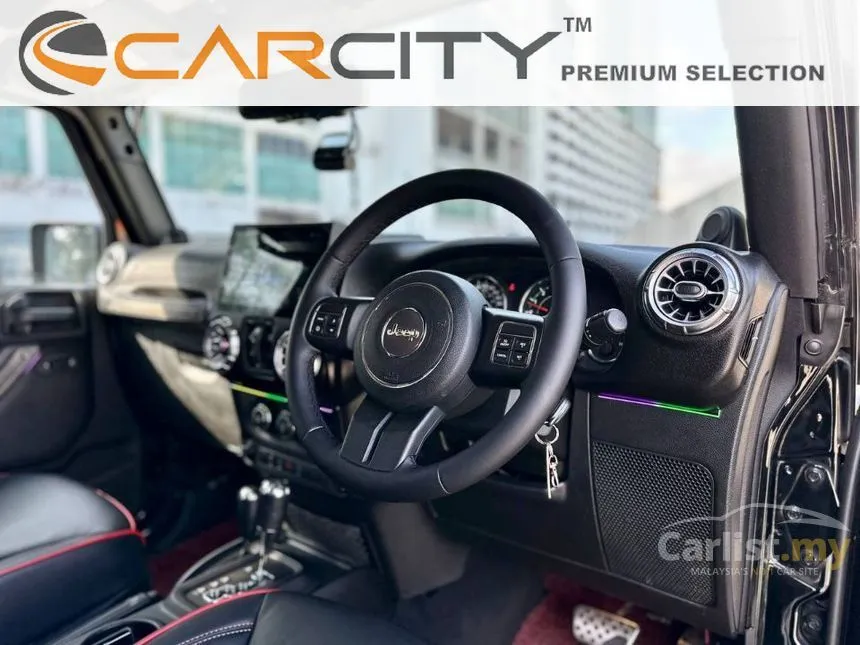 2013 Jeep Wrangler Unlimited Sahara SUV