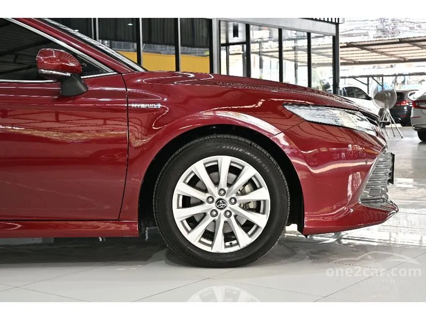 2018 Toyota CAMRY Hybrid Premium Sedan