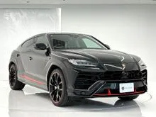 RED INTERIOR 2022 Lamborghini Urus 4.0 [B&O, PANROOF] PRICE NEGOTIABLE