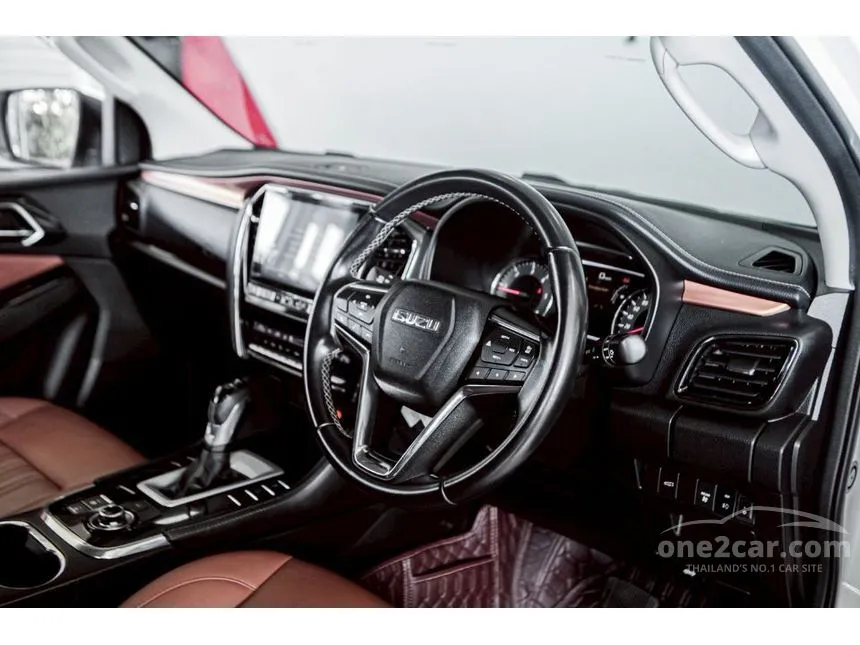 2023 Isuzu MU-X Ultimate SUV