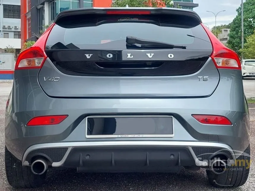 2017 Volvo V40 T5 Inscription Hatchback