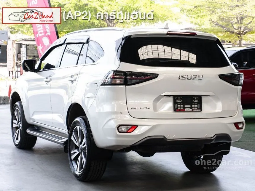2023 Isuzu MU-X Ultimate SUV