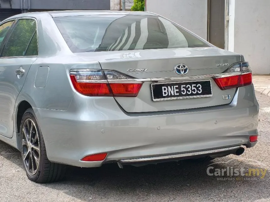 2015 Toyota Camry Hybrid Sedan