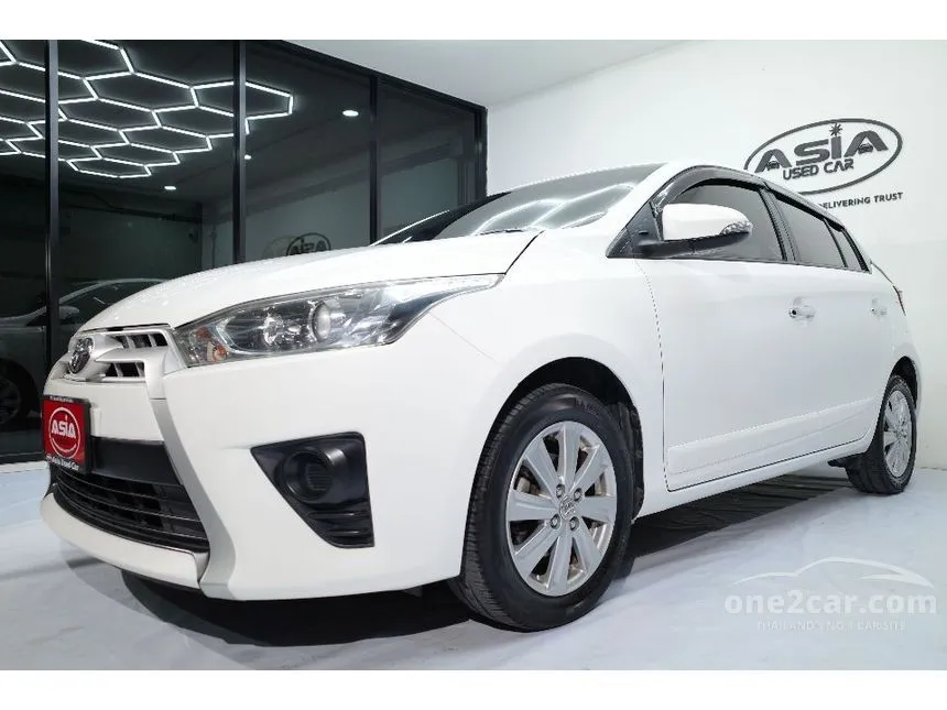 2014 Toyota YARIS G Hatchback
