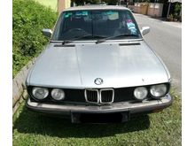 BMW E28 - Your weekend antique car collections.