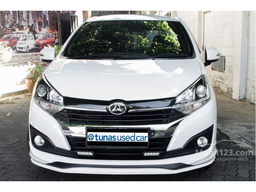 2017 Daihatsu Ayla R Deluxe Hatchback