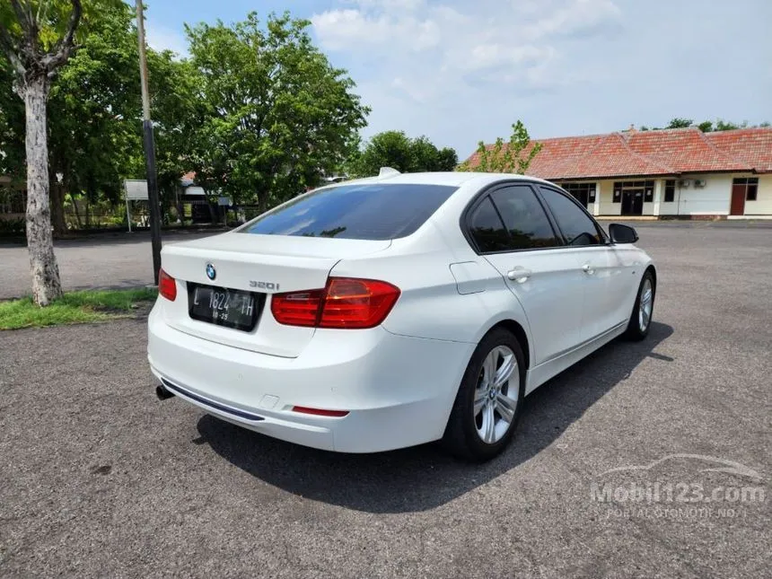 2013 BMW 320i Sport Sedan