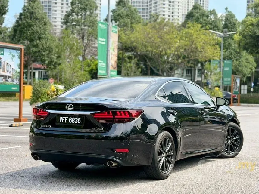 2014 Lexus ES 250 Luxury Sedan