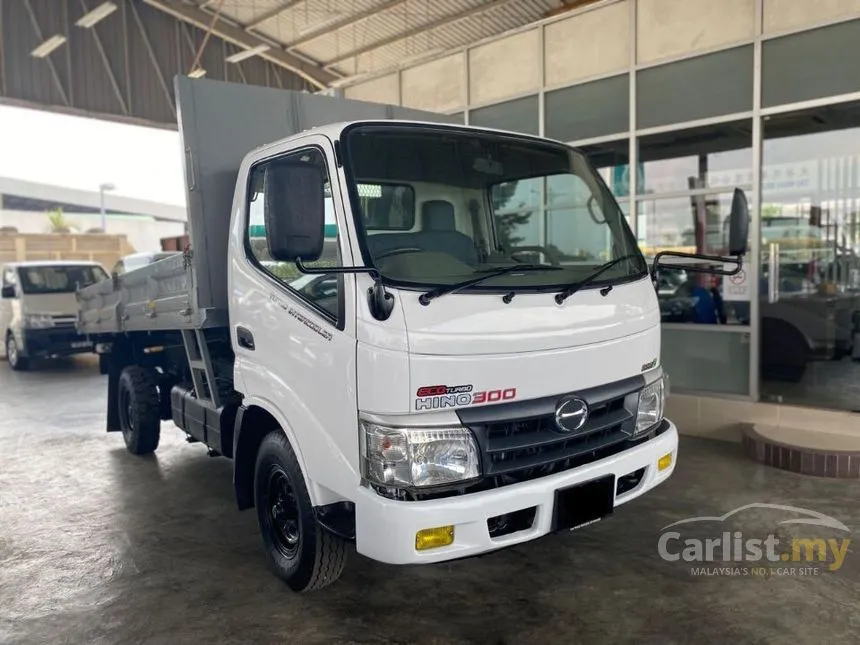 2016 Hino WU302R Lorry