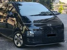 Pilot Massage Seats / Auto Door Side Step / FSR / Warranty 2027 / Genuine Mileage  / 2022 Hyundai Staria 2.2 Premium MPV / Powerboot / Climate Seats