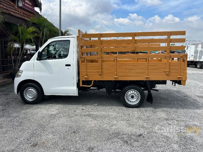 2018 Daihatsu Gran Max Wooden Cargo Lorry