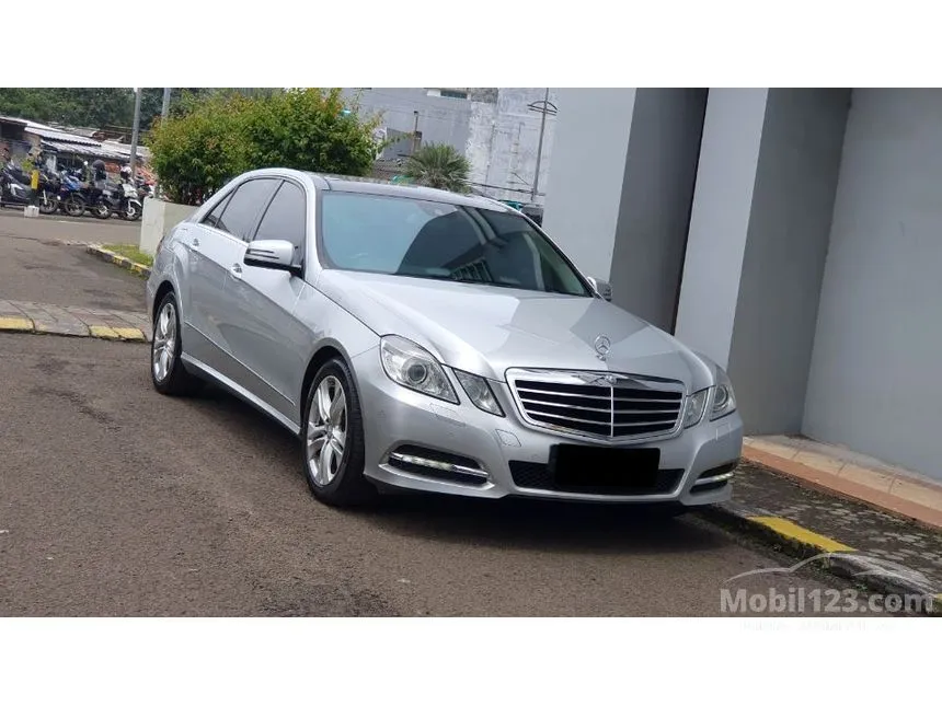 2011 Mercedes-Benz E300 Avantgarde AMG Sedan