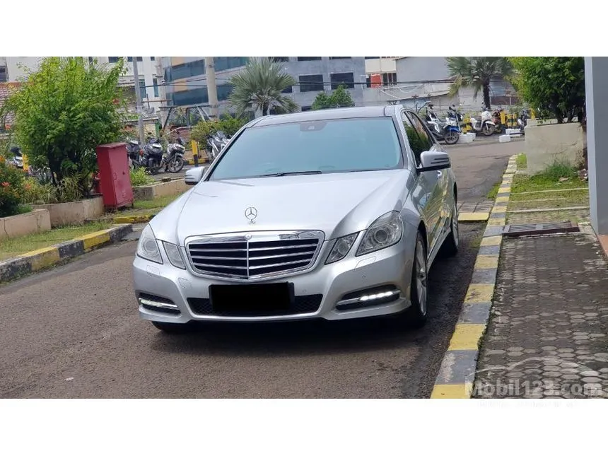 2011 Mercedes-Benz E300 Avantgarde AMG Sedan